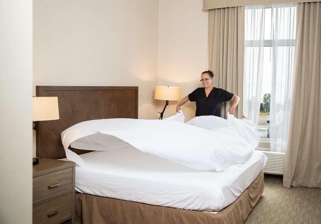 Pomeroy Inn & Suites Prince George Værelse billede