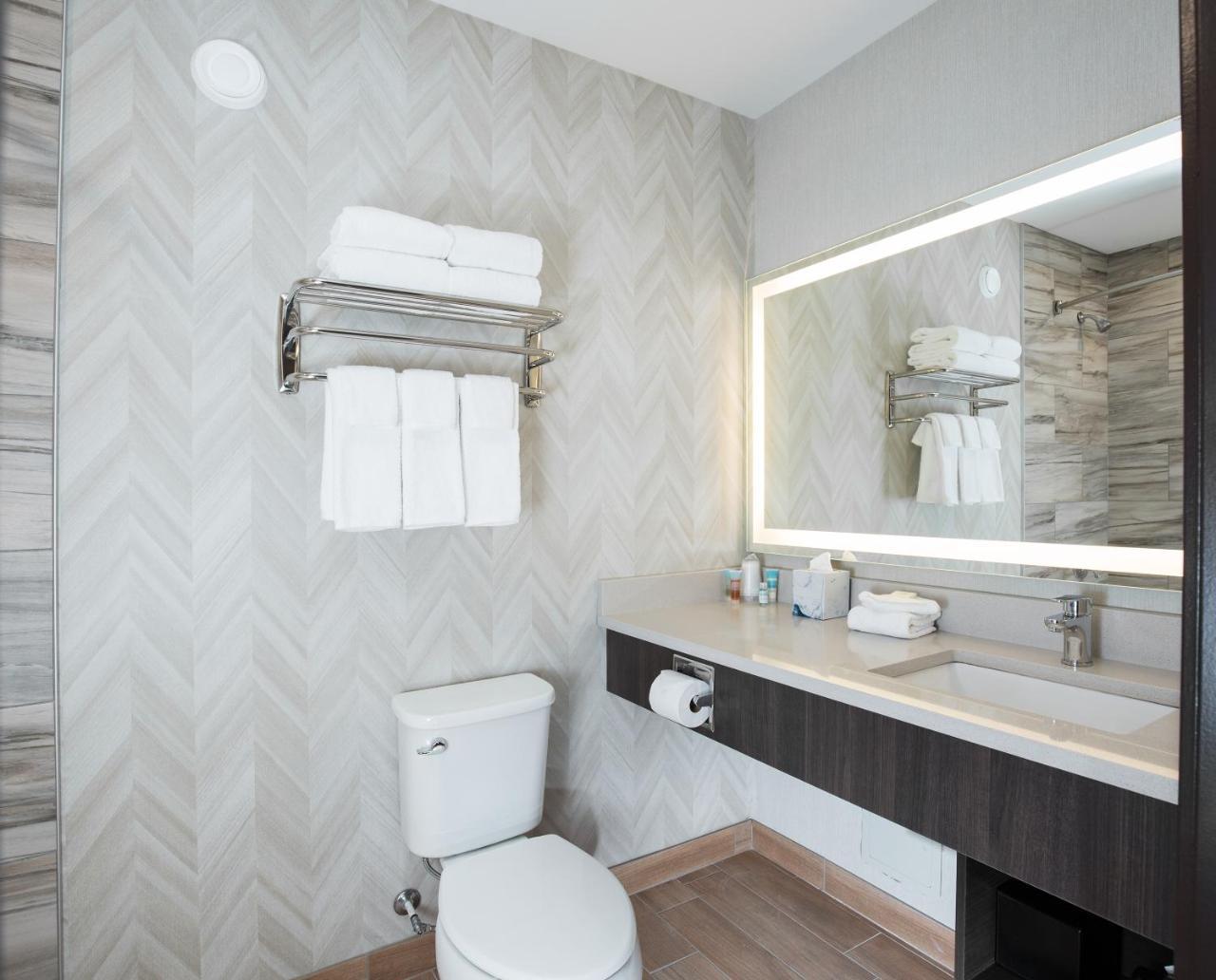 Pomeroy Inn & Suites Prince George Eksteriør billede